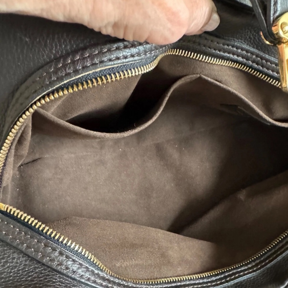 Louis Vuitton Black Shoulder Bag - Picture 11 of 12